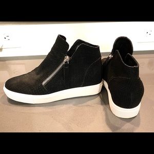 Steve Madden Caliber Black Wedge Sneaker Size 8